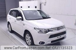 mitsubishi outlander-phev 2014 CFJ1135323