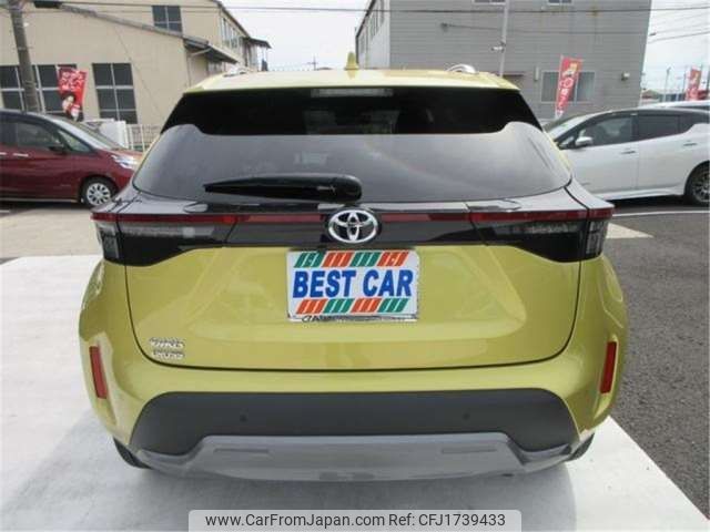 toyota yaris-cross 2023 CFJ1739433 image 2