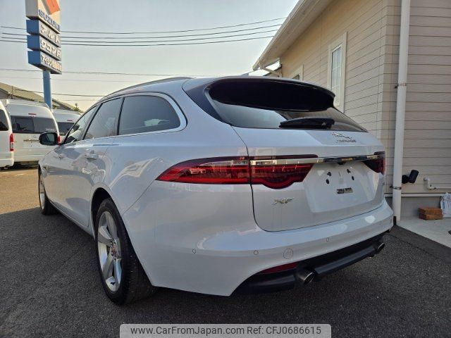 jaguar xf 2019 -JAGUAR--Jaguar XF Series JBS2XC--JCY61069---JAGUAR--Jaguar XF Series JBS2XC--JCY61069- image 2