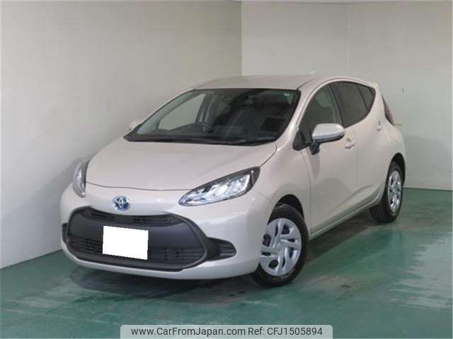 toyota aqua 2024 CFJ1505894 image 1