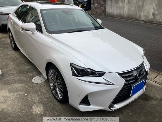 lexus is 2016 CFJ1826306 image 1