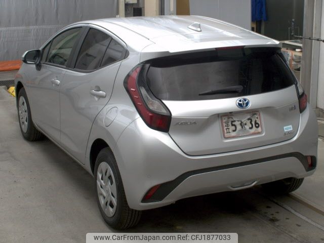 toyota aqua 2022 CFJ1877033 image 2