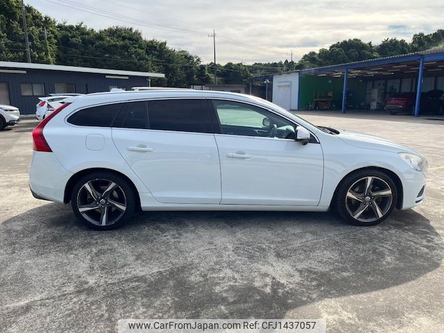 volvo v60 2012 NIKYO_GL17840 image 1