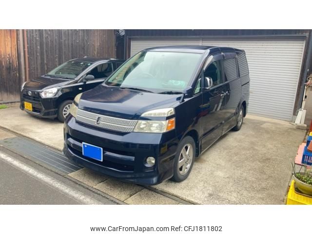 toyota voxy 2006 CFJ1811802 image 1
