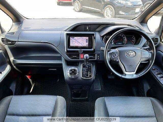 toyota voxy 2015 504928-924670 image 1