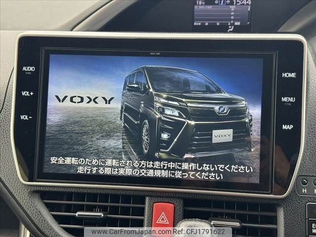 toyota voxy 2018 CFJ1791622 image 2