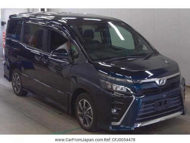 toyota voxy 2017 quick_quick_DBA-ZRR85W_0089651 image 1