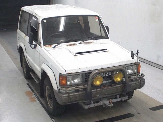 1990 Isuzu Bighorn UBS55CW - Car Price $3,348