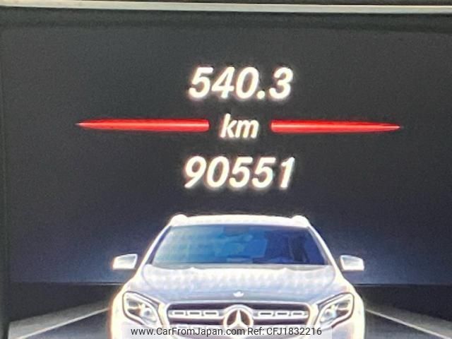 mercedes-benz gla-class 2018 CFJ1832216 image 1