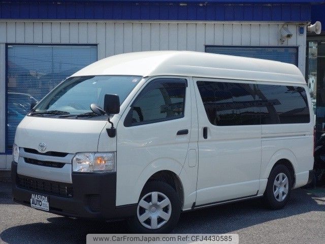 Toyota hiace kdh206