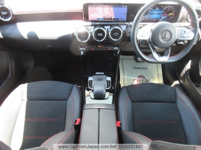 mercedes-benz a-class 2019 -MERCEDES-BENZ--Benz A Class 5AA-177084--WDD1770842J099468---MERCEDES-BENZ--Benz A Class 5AA-177084--WDD1770842J099468- image 2