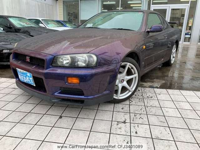 Used NISSAN SKYLINE GT-R 2000/Feb CFJ3401089 in good condition for