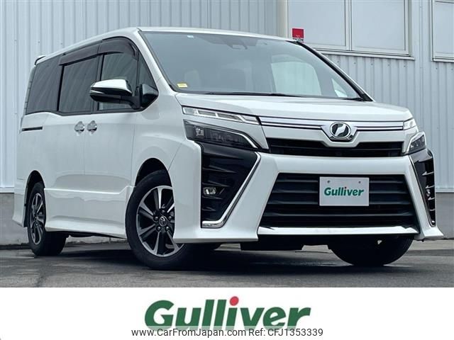 toyota voxy 2018 -TOYOTA--Voxy DBA-ZRR80W--ZRR80-0426717---TOYOTA--Voxy DBA-ZRR80W--ZRR80-0426717- image 1