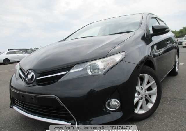 toyota auris 2012 CFJ1744792 image 1