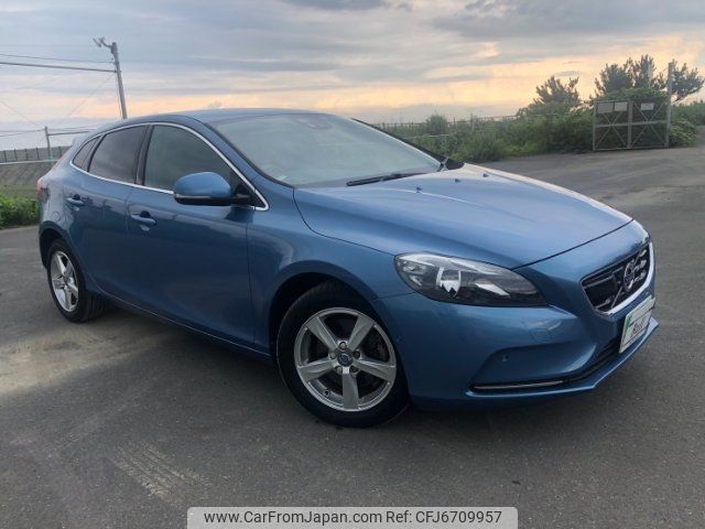 volvo v40 2015 -VOLVO 【静岡 301ﾋ8117】--Volvo V40 MB4164T--F2248934---VOLVO 【静岡 301ﾋ8117】--Volvo V40 MB4164T--F2248934- image 1