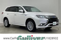 mitsubishi outlander-phev 2018 CFJ1828932