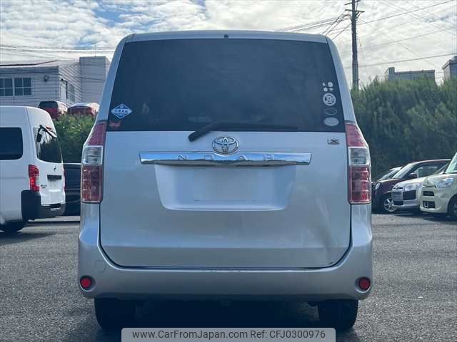 toyota noah 2008 NIKYO_PJ68834 image 1