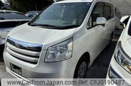 toyota noah 2009 BD2407A48376