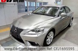 lexus is 2017 CFJ1695595