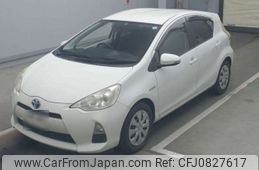 toyota aqua 2013 -TOYOTA--AQUA DAA-NHP10--NHP10-2158247---TOYOTA--AQUA DAA-NHP10--NHP10-2158247-