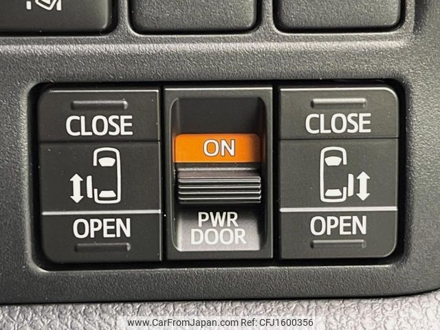 toyota voxy 2018 CFJ1600356 image 2
