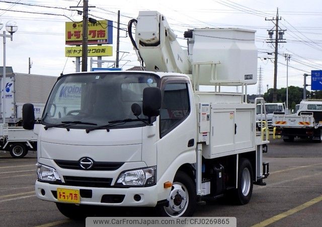 hino dutro 2017 REALMOTOR_N9024080057F-90 image 1