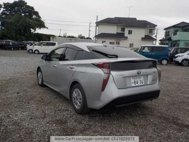 toyota prius 2016 CFJ1823915 image 2