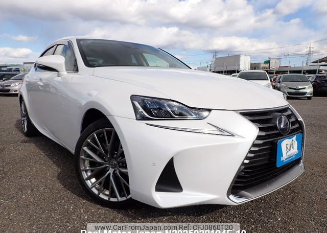 lexus is 2018 N2025020194F-10 image 2