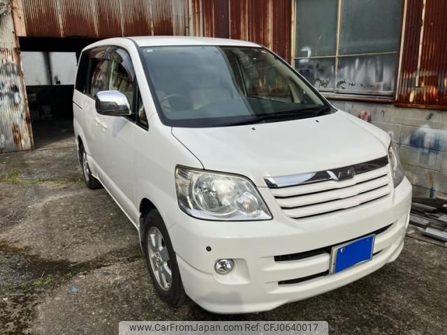 toyota noah 2002 -TOYOTA--Noah TA-AZR60G--AZR60-0022422---TOYOTA--Noah TA-AZR60G--AZR60-0022422- image 2