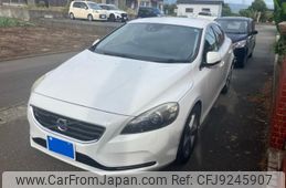 volvo v40 2015 CFJ9245907