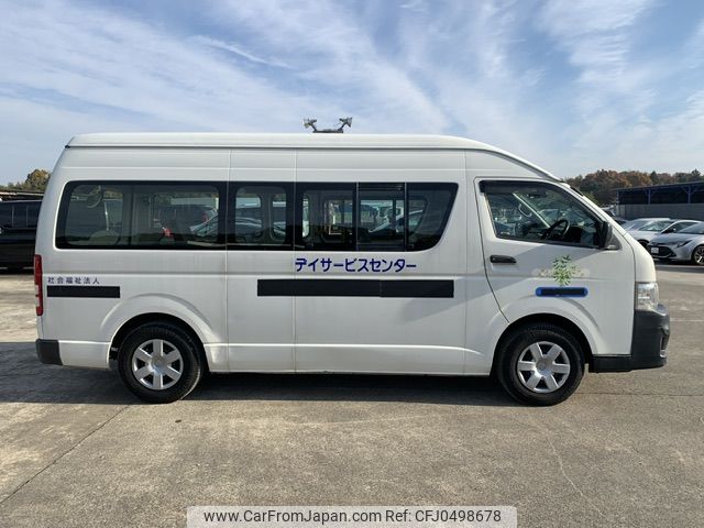 toyota hiace-commuter 2011 NIKYO_QN87691 image 2