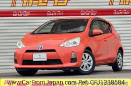 toyota aqua 2013 CFJ1238584