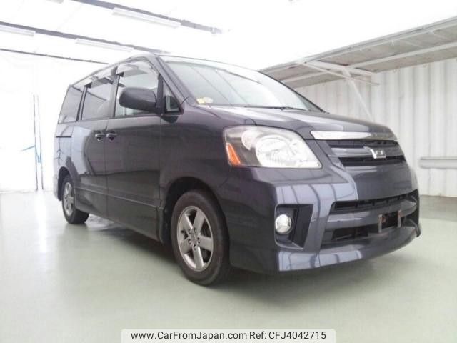 2004 Toyota Noah AZR60 2WD - Car Price $941