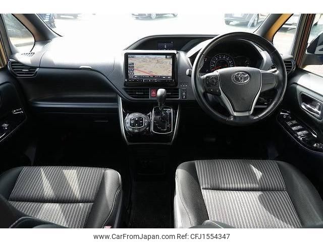 toyota voxy 2018 CFJ1554347 image 2