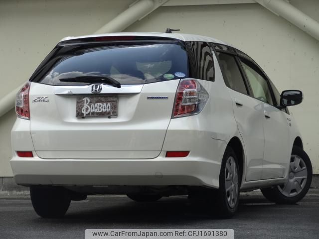 honda fit-shuttle-hybrid 2014 CFJ1691380 image 2