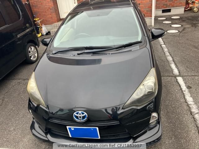 toyota aqua 2012 CFJ1853957 image 1