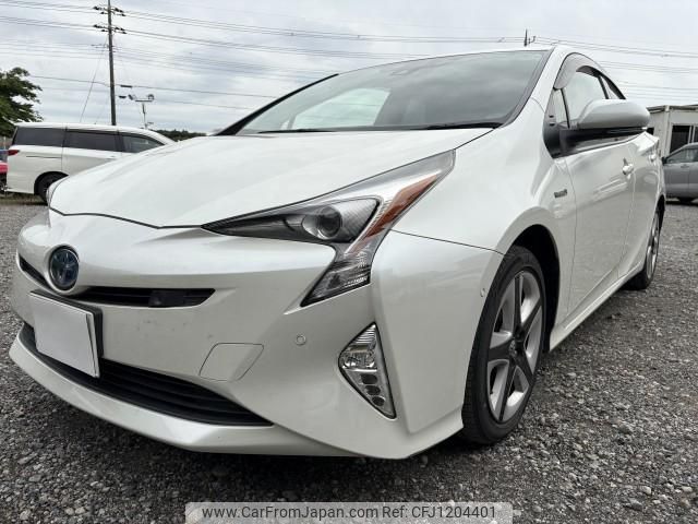 toyota prius 2017 quick_quick_DAA-ZVW55_ZVW55-8044275 image 1