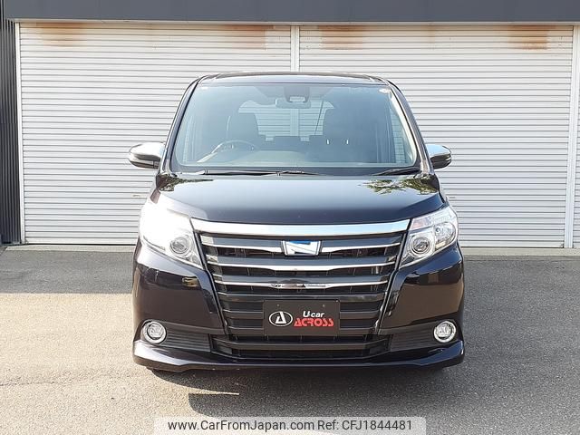 toyota esquire 2016 CFJ1844481 image 2