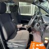 toyota voxy 2017 CFJ1772314 image 13
