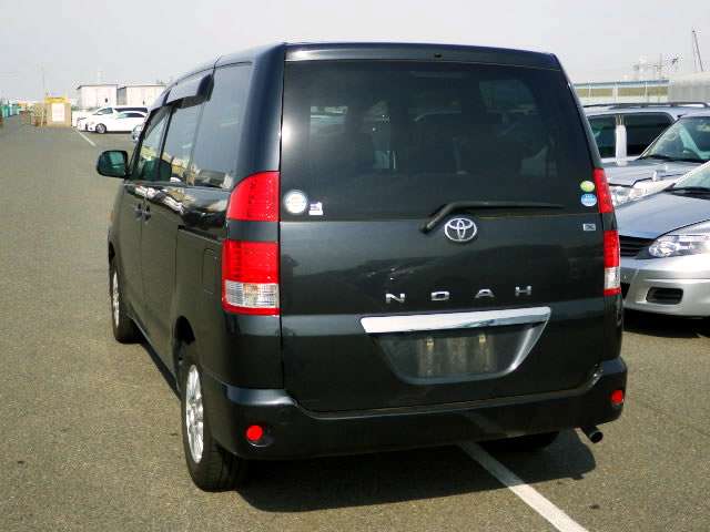 toyota noah 2005 No.11835 image 2