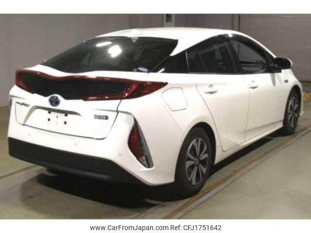 toyota prius-phv 2019 CFJ1751642 image 2
