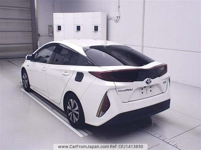toyota prius-phv 2018 -TOYOTA--Prius PHV ZVW52-3067524---TOYOTA--Prius PHV ZVW52-3067524- image 2
