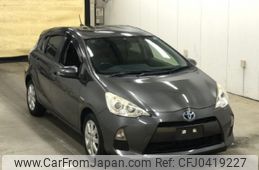 toyota aqua 2013 -TOYOTA--AQUA NHP10-6242369---TOYOTA--AQUA NHP10-6242369-