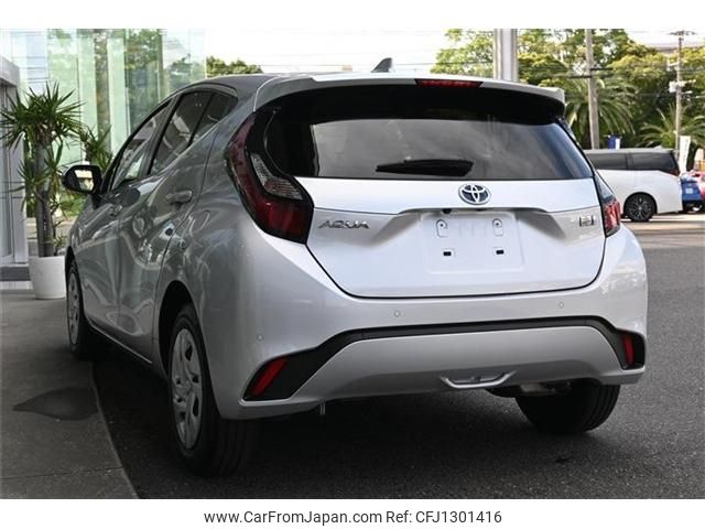 toyota aqua 2022 -TOYOTA--AQUA 6AA-MXPK11--MXPK11-2061520---TOYOTA--AQUA 6AA-MXPK11--MXPK11-2061520- image 2