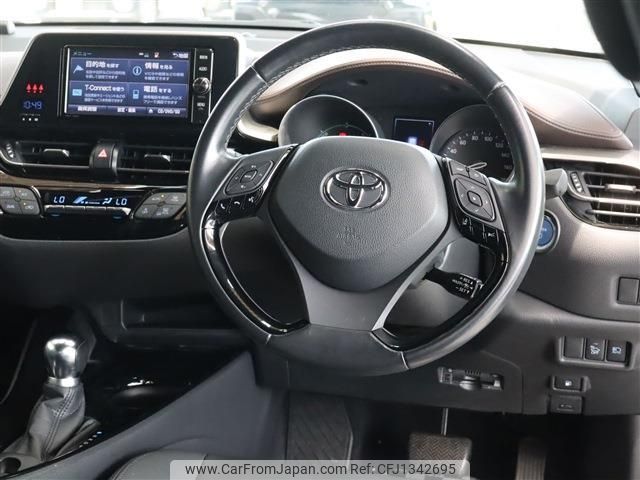 toyota c-hr 2017 quick_quick_DAA-ZYX10_ZYX10-2072052 image 2