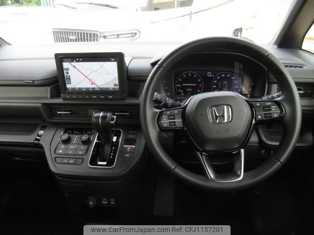honda stepwagon 2022 GOO_JP_700056043930250516001 image 2