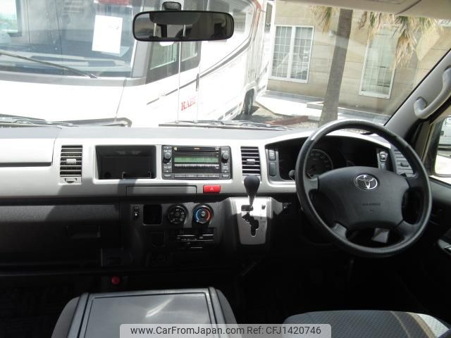 toyota hiace-commuter 2011 GOO_JP_700056043930250714003 image 2