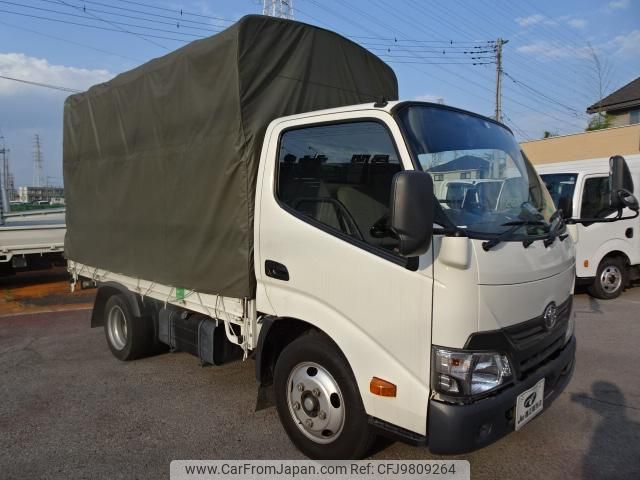 toyota dyna-truck 2017 GOO_NET_EXCHANGE_0501894A30240521W002 image 2