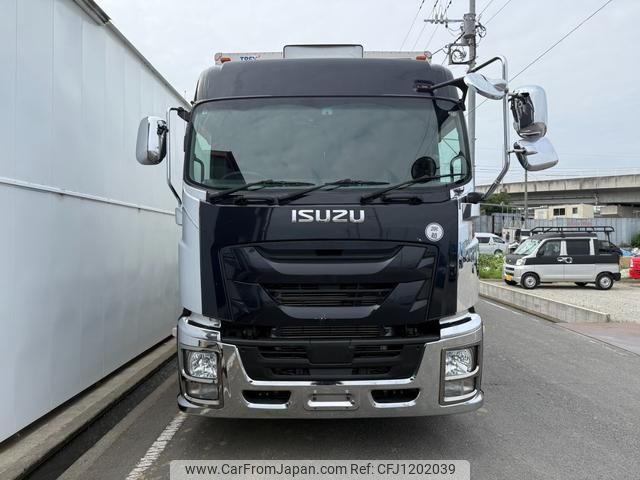 isuzu giga 2018 CFJ1202039 image 2