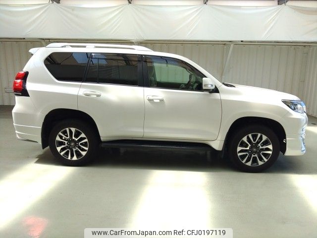 toyota land-cruiser-prado 2022 ENHANCEAUTO_1_ea287742 image 2